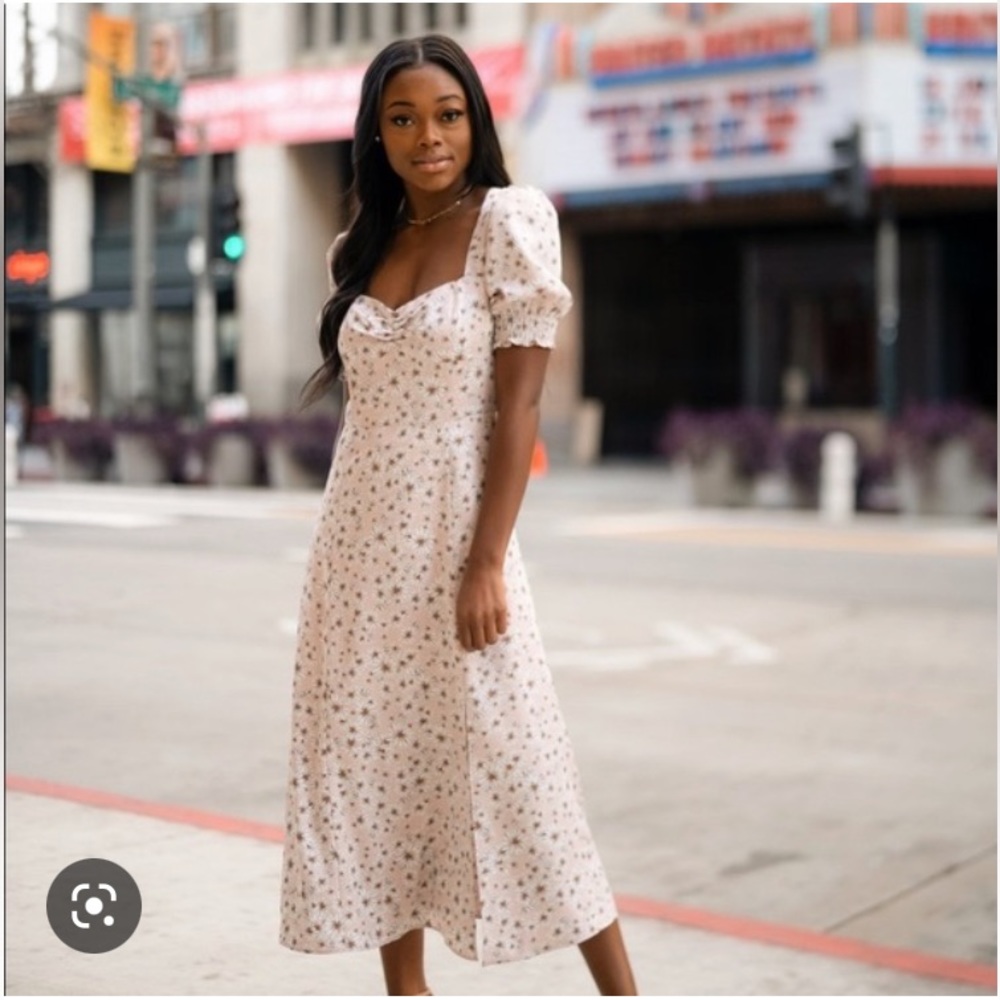 Wayf milkmaid style daisy print puff sleeve midi dress